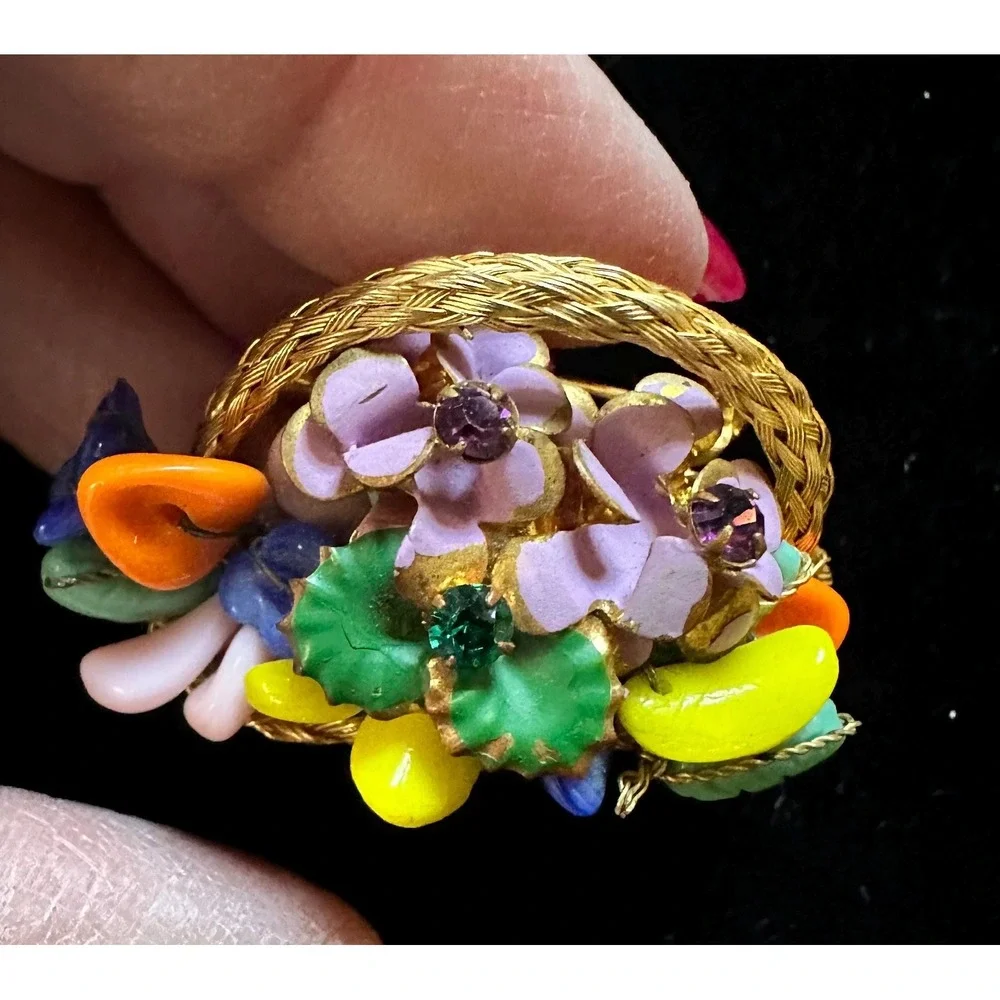 Vintage Flower Basket Brooch Woven Wire‎ & Molded Glass Beads